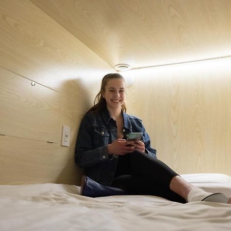 Panda Pod Hotel Ричмънд Екстериор снимка