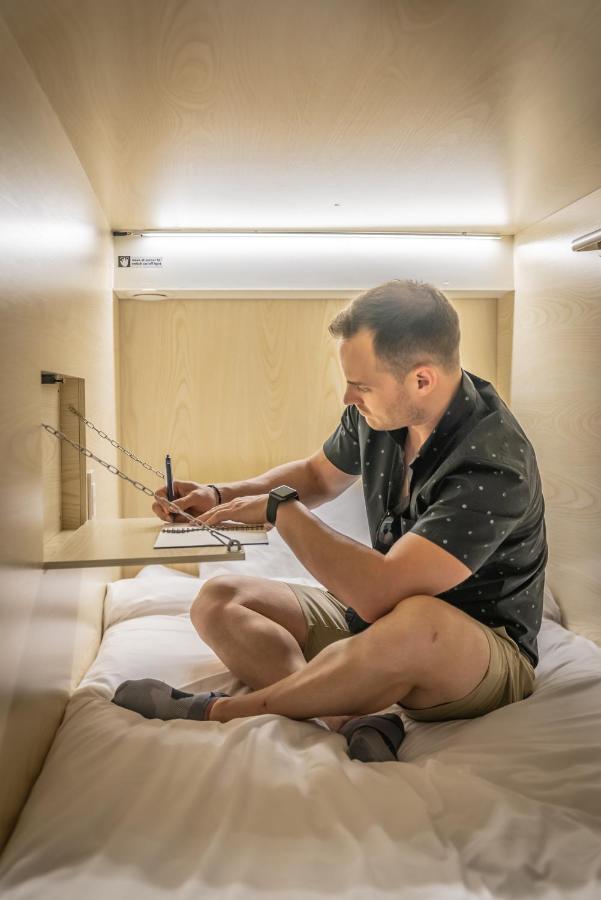 Panda Pod Hotel Ричмънд Екстериор снимка